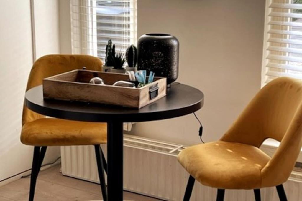 Gezellige Knusse Studio Met Bubbelbad Huizen Exterior foto